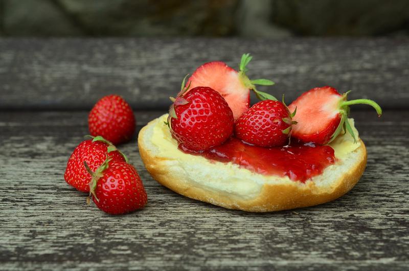 strawberries-815057_1920