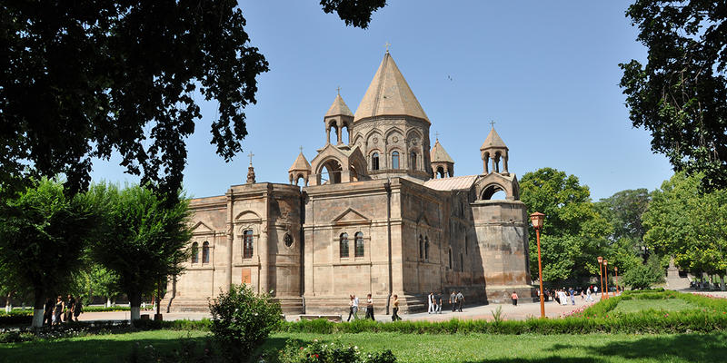 NAJSTARSZA KATEDRA JEST W ARMENII