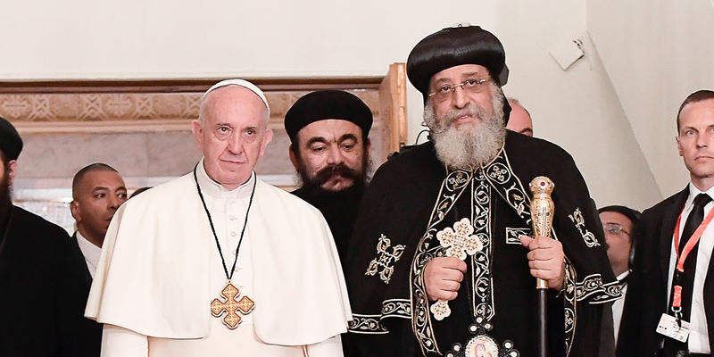 WEB3-POPE-FRANCIS-TAWADROS-EGYPT-CAIRO-EP001-000_NY6FI-Osservatore-Romano-Handout-via-AFP - Aleteia.org - Italiano