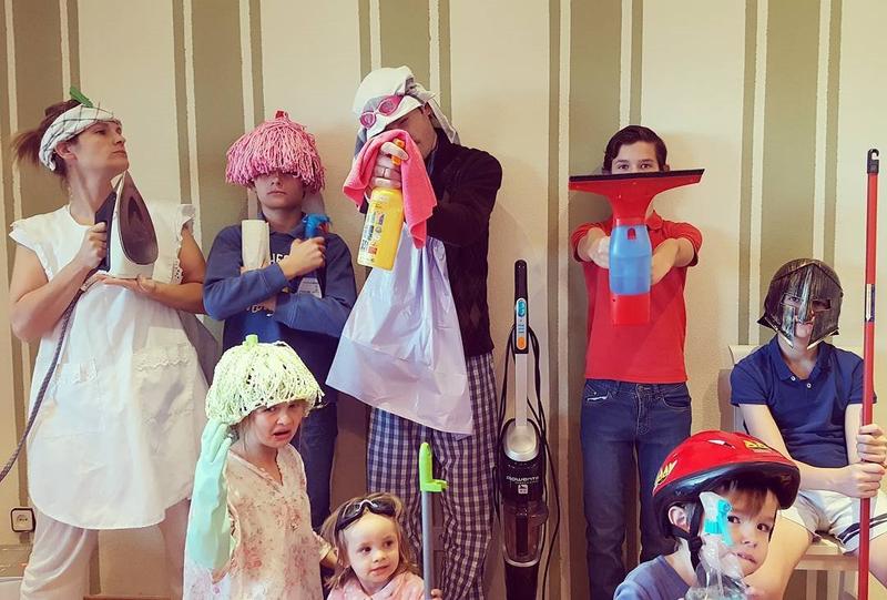 BLOGGER-MOTHER OF 8- 7paresdekatiuskas04-Instagram 7paresdekatiuskas