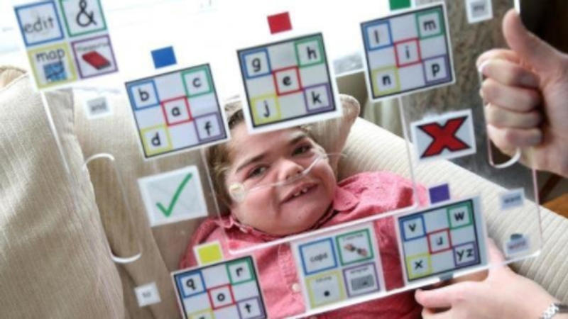 WEB JONATHAN BRYAN SPELLING BOARD COMMUNICATION CEREBRAL PALSY Chantal Bryan