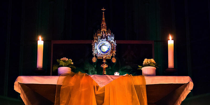 MONSTRANCE