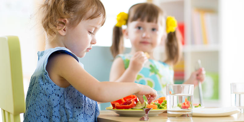 Children eating Healthy