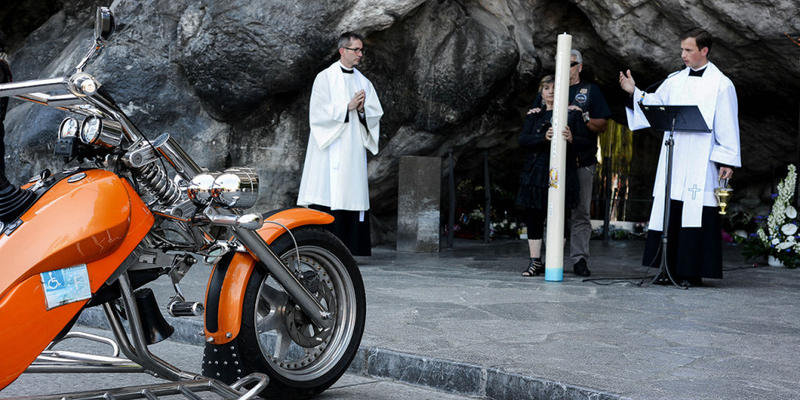 web3-photo-of-the-day-motorcycle-lourdes-pilgrimage-080_hl_lferriere_393868-laurent-ferriere-hans-lucas-afp
