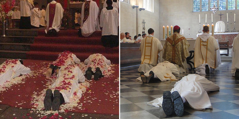 Diakoni leżą na posadzce w trakcie śpiewania litanii do Wszystkich Świętych