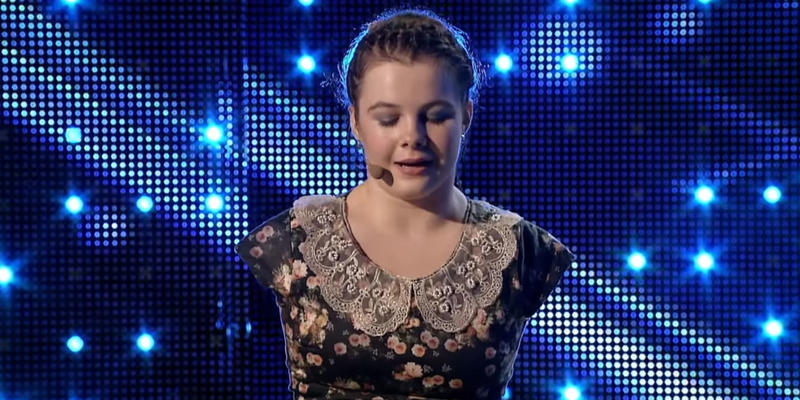 Lorealai Mosnegutu podczas występu w programie Mam Talent