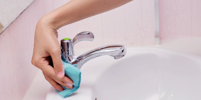 CLEANING BATHROOM