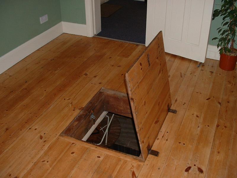 Trapdoor_English_Lock-cc
