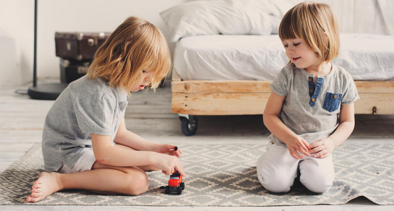 ENFANTS QUI JOUENT