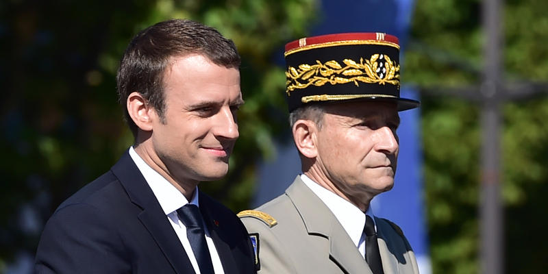 MACRON DE VILLIERS