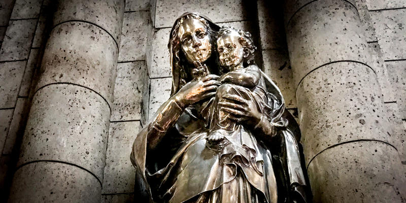 MARY WITH CHILD STATUE
