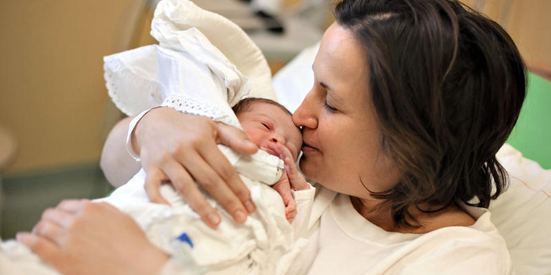 MOM,NEWBORN,HOSPITAL,BIRTH