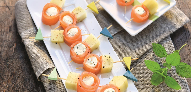 PIQUES DE ROULES AU SAUMON