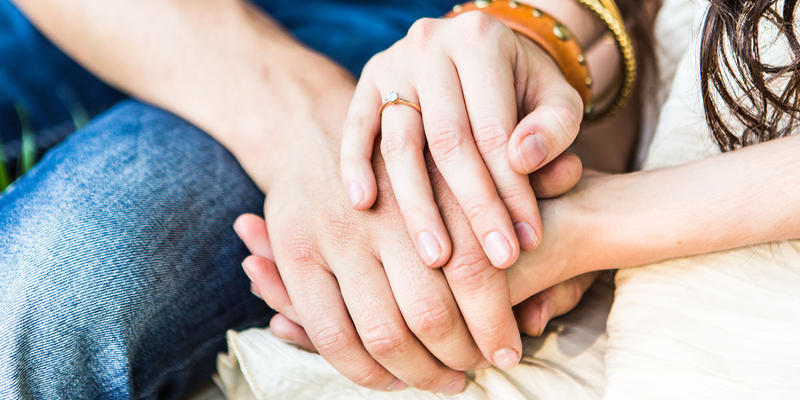 COUPLE, MARRIED, PRAYING, HANDS