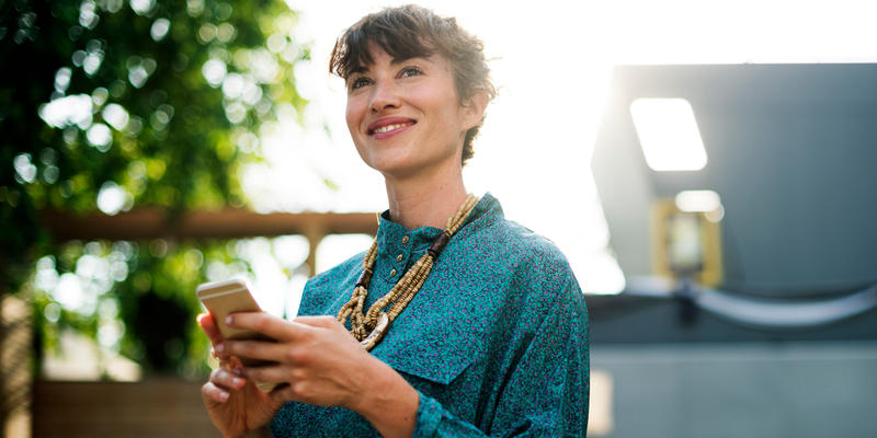 WOMAN,PHONE,
