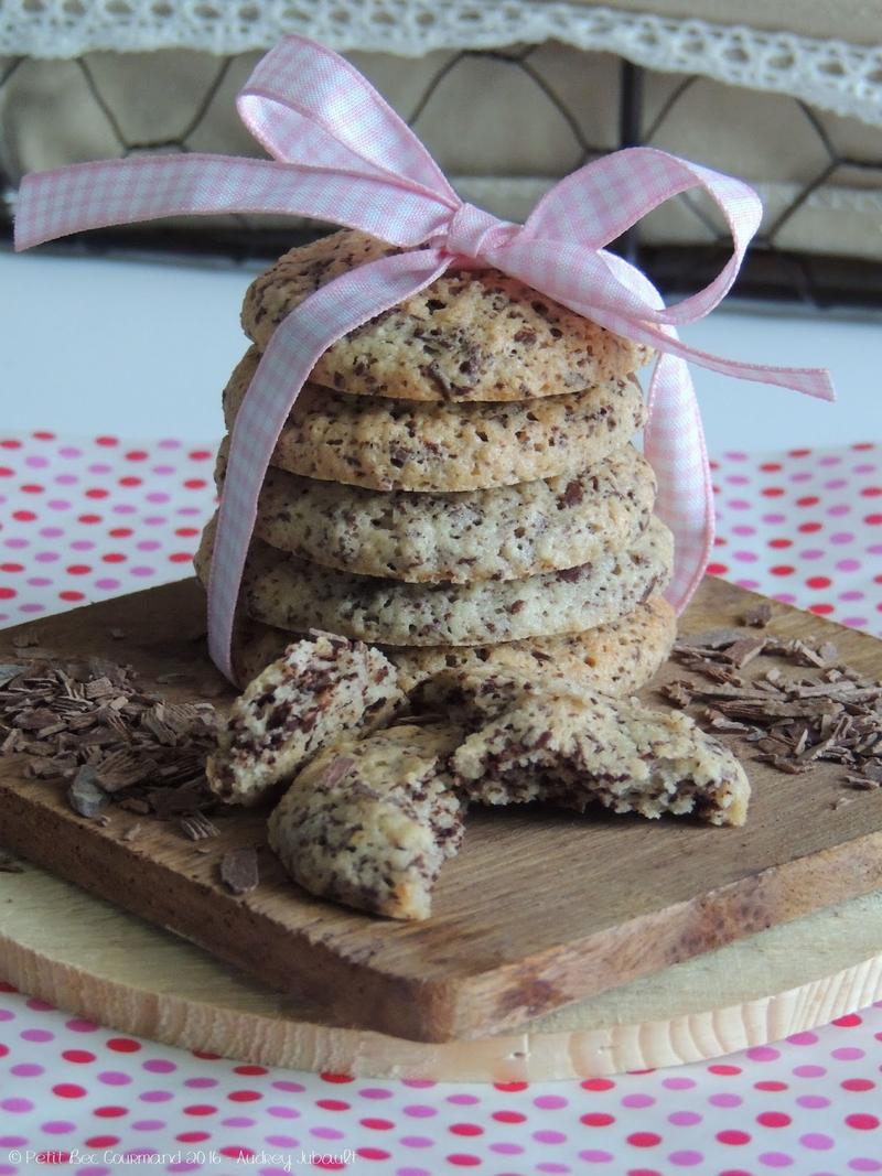 MACARONS DE NANCY AUX COPEAUX DE CHOCOLAT