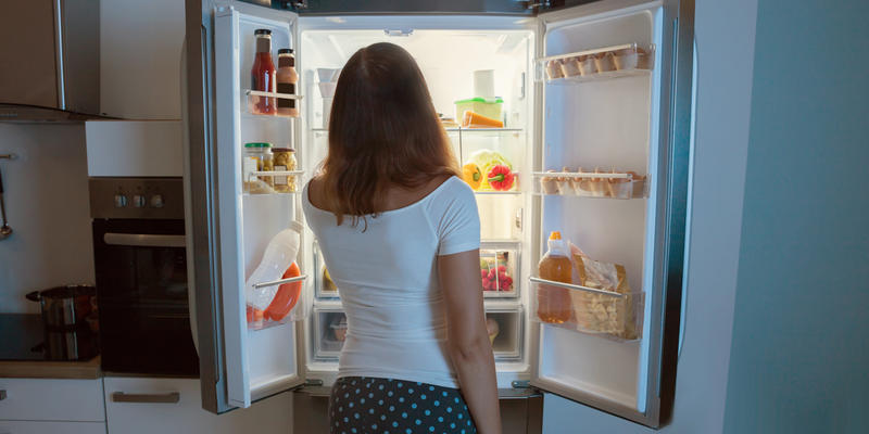 WOMAN,REFRIGERATOR