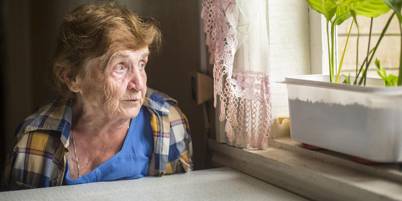 ELDERLY,WOMAN,ALONE