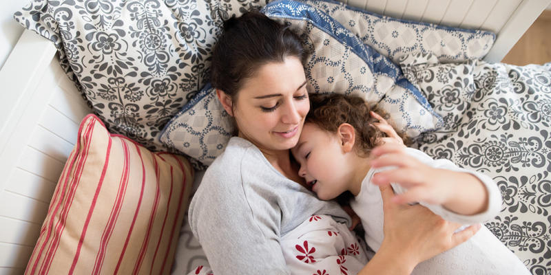 MOM,CHILD,BED TIME
