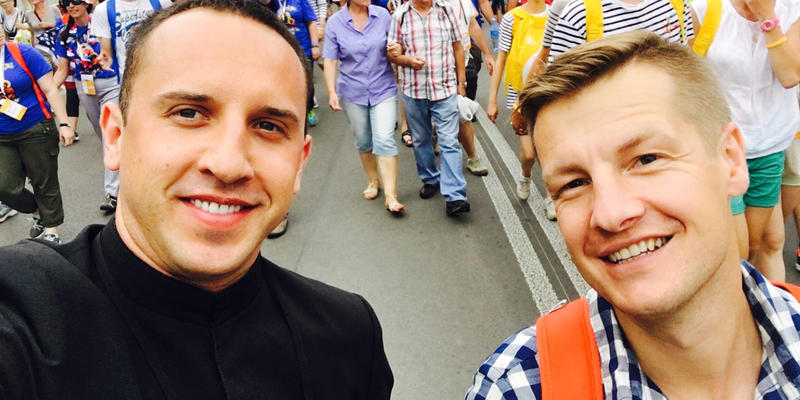 KSIĄDZ PAWEŁ KRĘŻOŁEK, DUSZPASTERZ CELEBRYTÓW