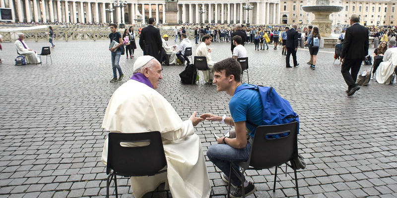 web3-pope-francis-confession-young-man-c2a9osservatore-romano-afp 2