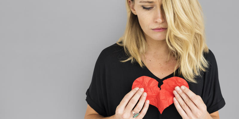 GIRL BROKEN HEART