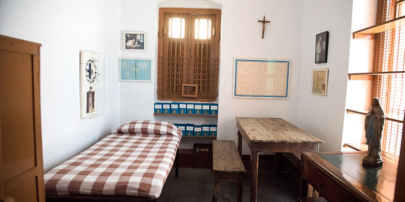 MOTHER TERESA,ROOM