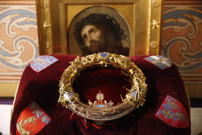 THE CROWN OF THORNS