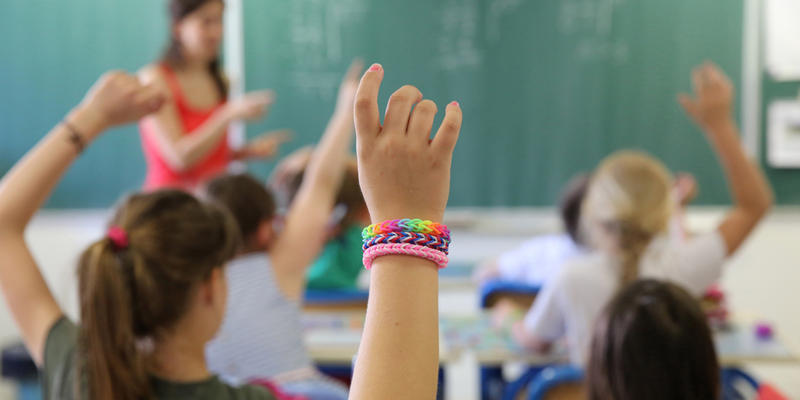 SCHOOL HAND