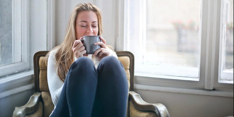 WOMAN,ALONE,COFFEE,HOME