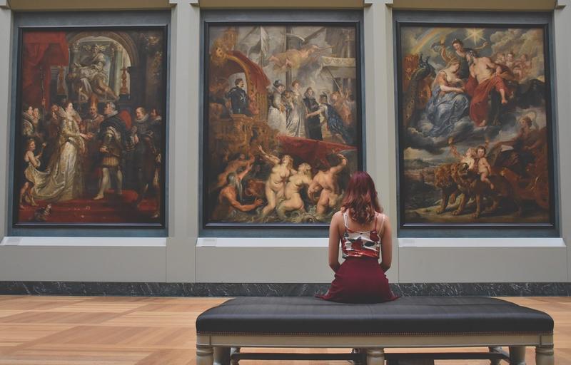 WOMAN IN GALERY