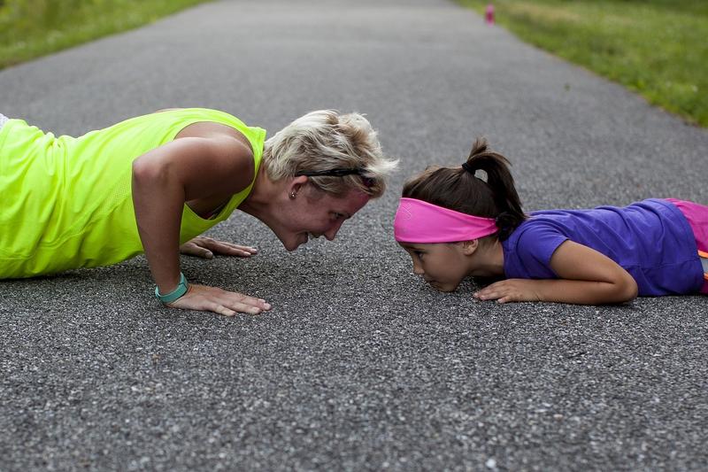 PUSH UPS MUM DAUGHTER