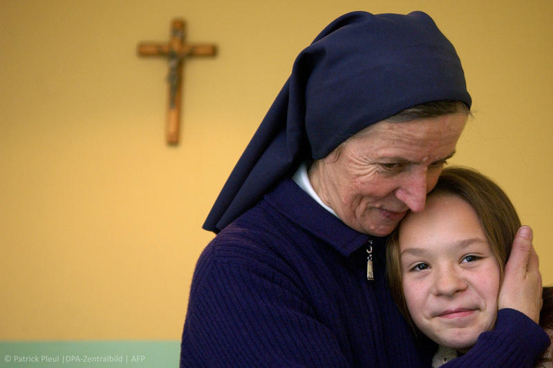 SISTER,NUN,CHILD