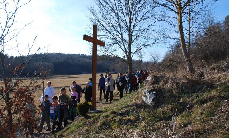 VIA CRUCIS