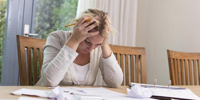 FRUSTRATED,OVERWHELMED,WOMAN