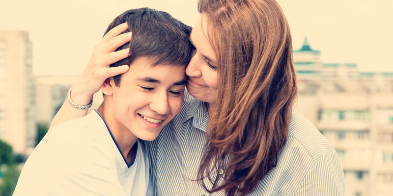 MOM,SON,HUG