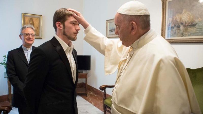 Papa Francisco e Tom Evans