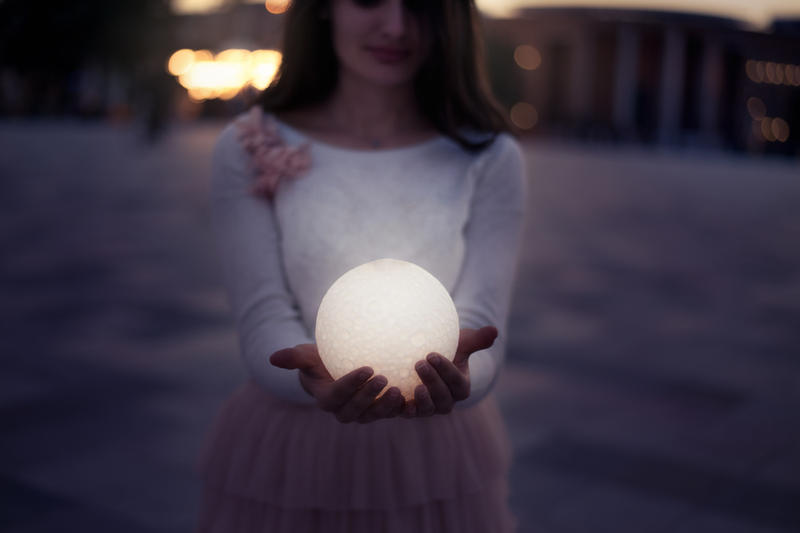 GIRL, MOON, HANDS