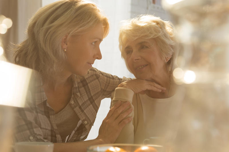 WOMAN,CAREGIVER;