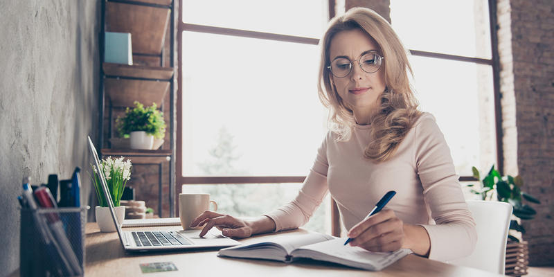 BEAUTIFUL WOMAN WORKING