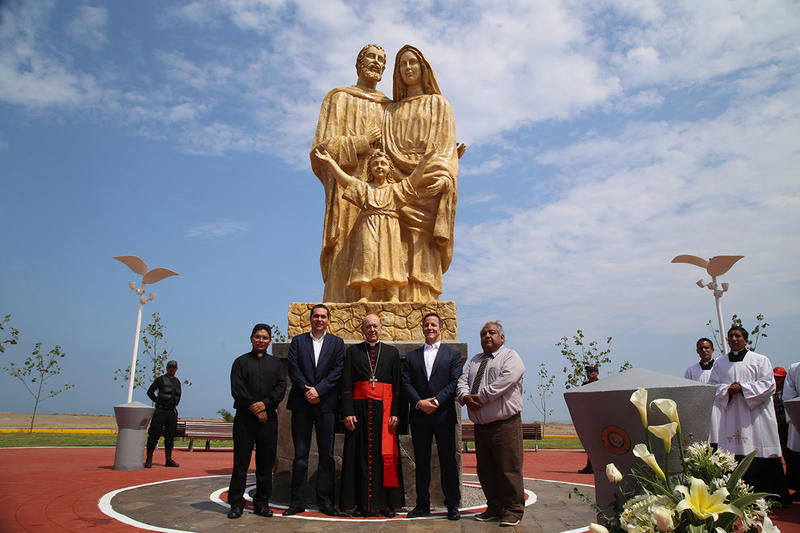 STATUE