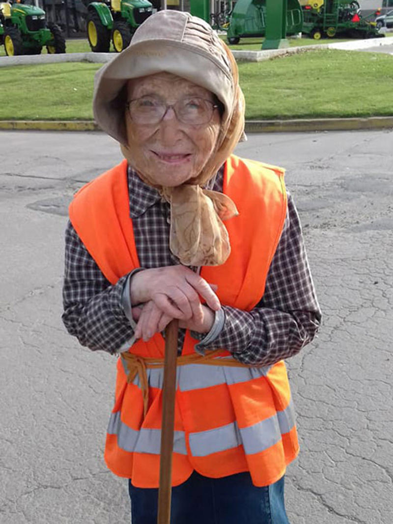 ABUELA PEREGRINA