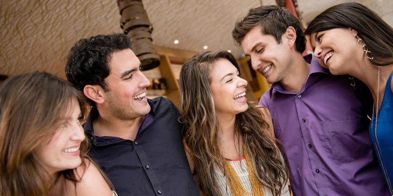 GROUP,FRIENDS,BAR