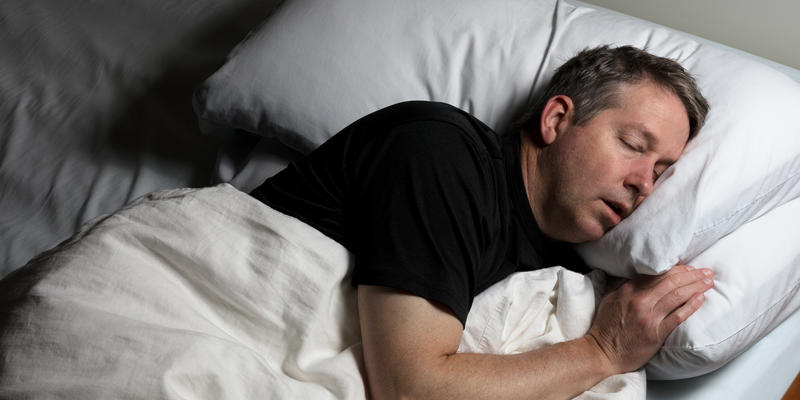 MAN,COLD,BED