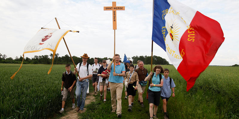 PILGRIMAGE FROM PARIS TO CHARTRES
