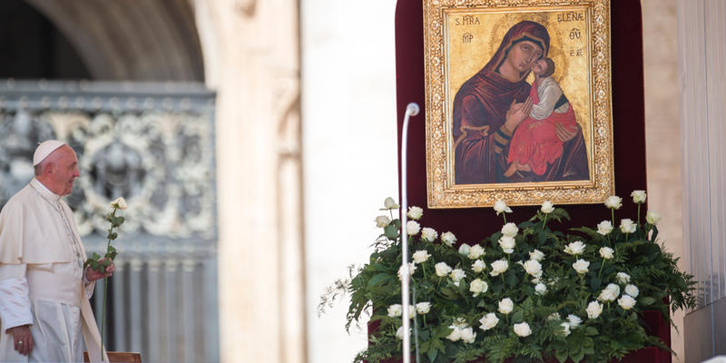 POPE PRAYING VIRGIN