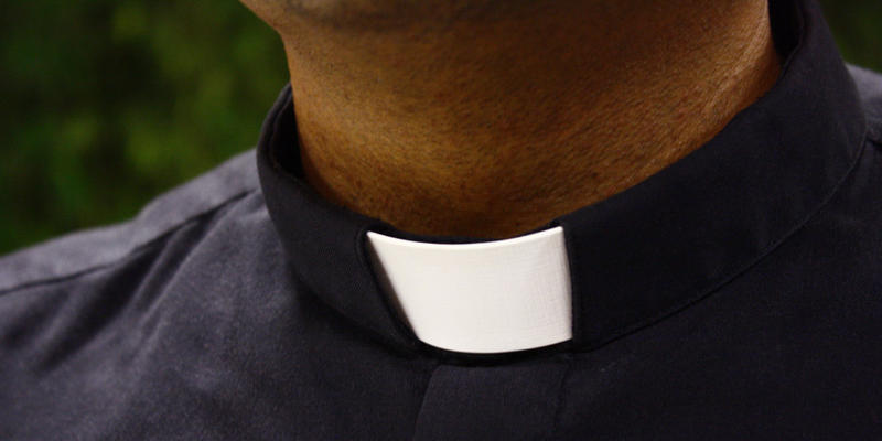 PRIEST,ROMAN,COLLAR