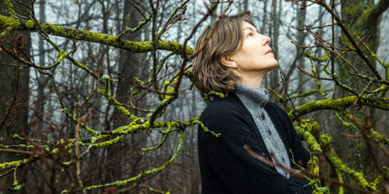 WOMAN,GRIEF,FOREST