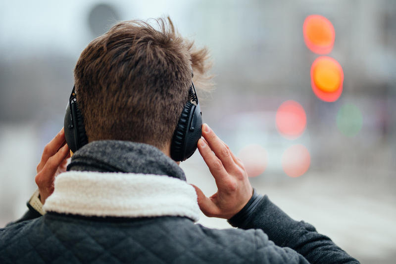 headphones_shutterstock_1011638485