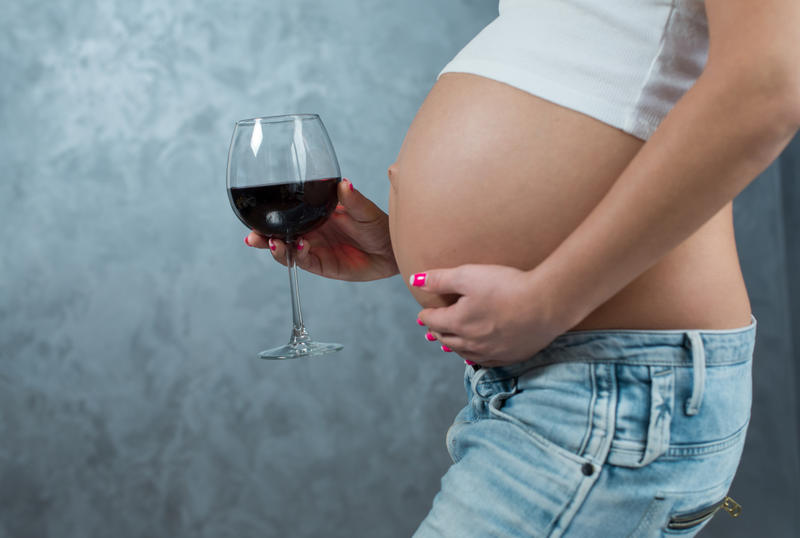 PREGNANT WOMAN WINE